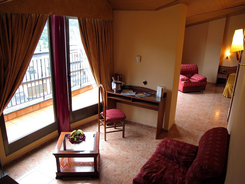 Hotel Cervol Andorra la Vella Exterior photo